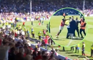 Cầu thủ Anh ăn mừng rồi… đấm luôn cổ động viên