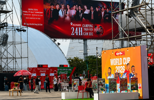 Sự kiện '2 trong 1': vừa xem World Cup, vừa đu dàn 'anh trai'