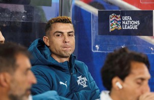 Lần đầu Ronaldo 'ngồi chơi' cả trận ở tuyển Bồ Đào Nha sau hơn 18 năm