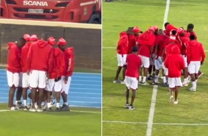 Cầu thủ châu Phi rắc bột lạ ở CAF Champions League khiến fan ‘xoắn não’