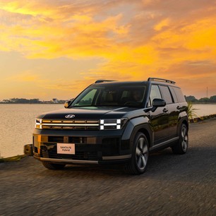 Hyundai Santa Fe Hybrid ra mắt Việt Nam: Giá 1,369 tỉ đồng, có điểm gây tranh cãi