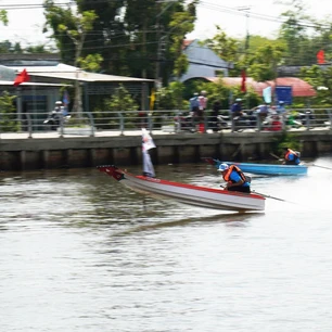 Giải đua 'vỏ lãi bay' ở Cà Mau