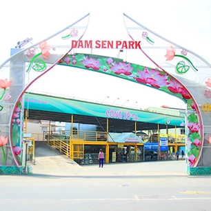 Công viên Văn hóa Đầm Sen