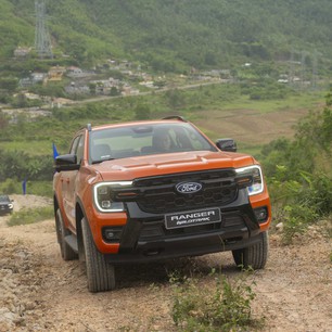 Ford Ranger Wildtrak 2026 ra mắt Việt Nam: Giá 1,093 tỉ, động cơ V6 mới mạnh hơn Hilux