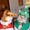 Hai chú mèo cosplay ngộ nghĩnh đi chơi Noel