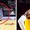 LeBron James gây sốt với pha ném 3 điểm không cần nhìn