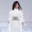 Mẫu nữ Việt mặc áo in chữ 'Con xin lỗi' catwalk tại New York