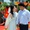 Nhiều cặp đôi nô nức chụp ảnh cưới trước dàn đại bác bên bến Bạch Đằng