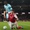 Ngôi sao Arsenal gặp sự cố hài hước
