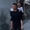 Thanh niên cõng mẹ hát live khắp xóm nhưng chẳng bị ai phàn nàn