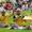 Chưa đá World Cup, người dân Ecuador đã ăn mừng vì... được giảm giá bia