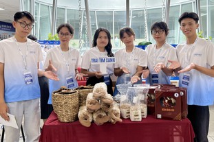 Sinh viên nghiên cứu sản xuất nấm linh chi giống, dùng AI giới thiệu sản phẩm