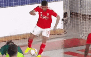 Xem 'bàn thắng ma thuật' gây sốt ở Giải futsal Champions League