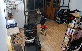 Chồng tính nóng như kem bị vợ cho 'ăn dép'