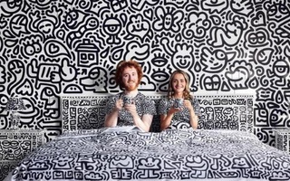 Chàng họa sĩ dành hai năm thanh xuân vẽ Doodle toàn bộ dinh thự