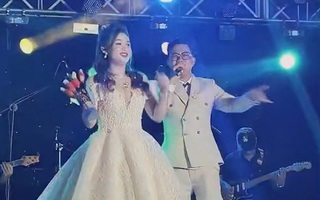 Cô dâu chú rể cover 'Bên trên tầng lầu' như nuốt đĩa