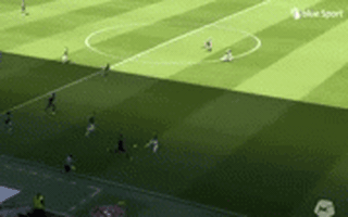 Xem 'cú nã đại bác' ghi siêu phẩm khó tin được FIFA gọi tên cho... Puskas