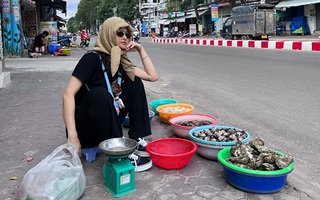Ảnh vui sao Việt 10-8: Ca sĩ Miu Lê hóa cụ bà bán hàng rong