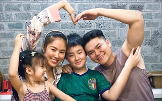 Ảnh vui sao Việt 8-8: Con trai Lê Phương làm món ngon mừng ngày cưới bố mẹ