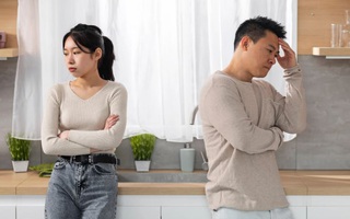 Ly hôn mới lòi 'quỹ đen' hàng tỉ đồng