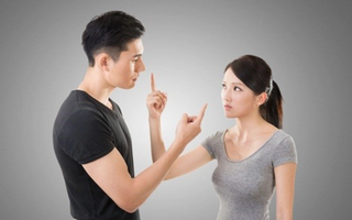 Đòi lại 5 triệu đồng từng tặng 'cờ-rớt' 3 năm trước