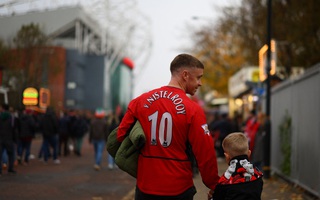 Man Utd sẽ cung cấp băng vệ sinh cho nam giới tại Old Trafford