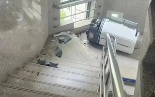 Robot quyết định 'về chầu ông bà' vì làm việc quá sức
