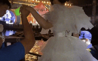 Phương Mỹ Chi lần đầu trải nghiệm phương tiện đặc biệt để chạy show
