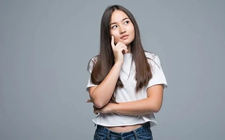 Câu đố hack não: Cái gì không chân, không cơ thể mà có nhiều đầu?