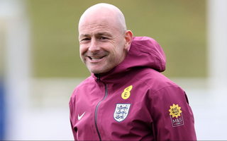 Lee Carsley nói lý do không hát quốc ca ở trận ra mắt tuyển Anh