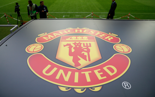 Man Utd khoác áo từ thiện, đá vì cộng đồng