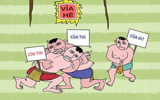 Ba người cùng đòi quyền lợi vỉa hè