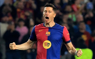 Lewandowski ghi bàn như 'chạy sô', lập kỷ lục Champions League
