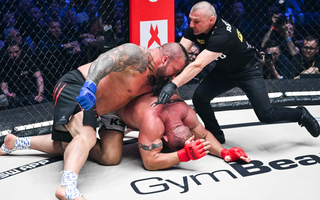'Người đàn ông khỏe nhất thế giới' đánh MMA bị knock-out sau 30 giây