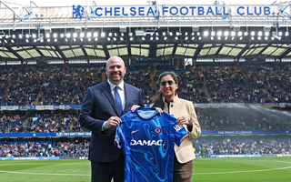 Chelsea ký tài trợ áo đấu trong... 1 tháng