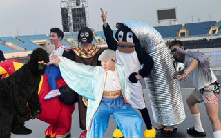Dàn 'Anh trai say hi' cosplay 'cực lầy' trong đêm diễn cuối