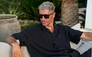 Robert Lewandowski ‘đu trend’ nhuộm tóc của đồng đội tuổi teen