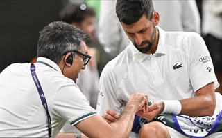 Djokovic tiết lộ ‘thuốc thần kỳ’ giúp đi tiếp tại Wimbledon 2025
