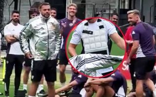 Man Utd chống nóng bằng áo công nghệ cao nhìn như chống đạn