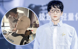 Robot đầu tiên trúng tuyển tiến sĩ ngành kịch và điện ảnh