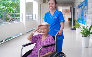 Thương hiệu tôi yêu: Khi cuốn sổ khám bệnh của má được số hóa