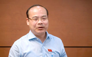 Xuất hiện 'siêu trường' hơn 10.000 học sinh, đại biểu nói 'chưa tưởng tượng điều hành thế nào'