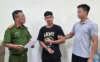 Bắt người đàn ông dùng dao tấn công, truy đuổi cán bộ công an