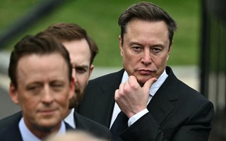 Cổ phiếu SpaceX tăng kịch nóc, Elon Musk lại là tỉ phú nghìn tỉ USD