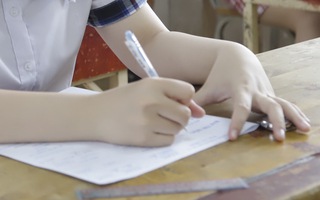 Thi toán 9 điểm, văn chỉ 1 điểm, thí sinh rớt tốt nghiệp