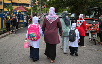 Around 6,000 students in Malaysia infected with influenza, prompting school closures