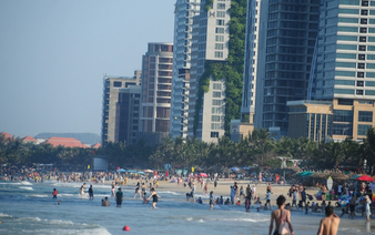Chinese tourists return in large numbers to Vietnam’s Da Nang after 5-year absence