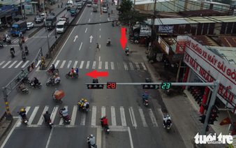 Motorcyclists flout traffic rules in Ho Chi Minh City, turn wrong-way riding into dangerous norm