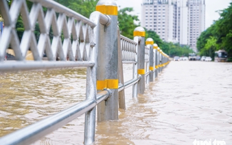 Flooding persists in parts of Hanoi despite dry weather, drainage efforts underway