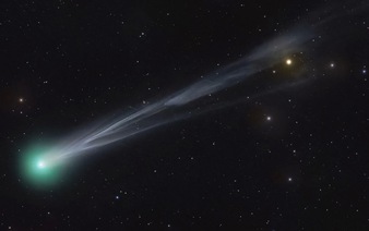Rare comets Lemmon, SWAN visible over Vietnam